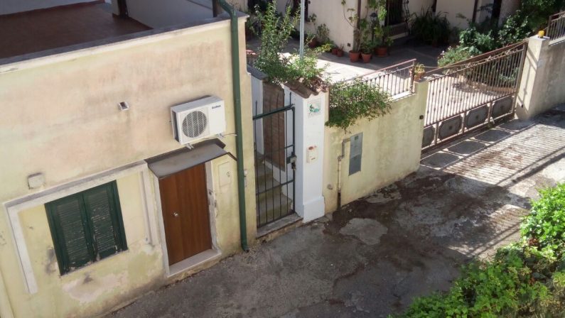 Vibo, Cas di accoglienza per migranti in quartiere storicoLa denuncia: «Già stata adibita Villetta Scrimbia»