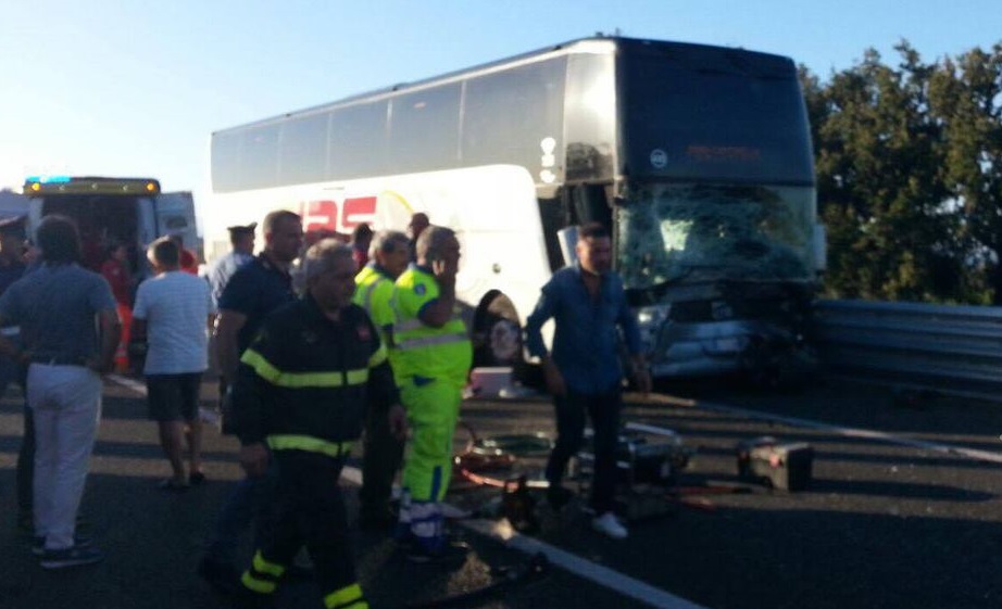 L'autobus coinvolto nell'incidente