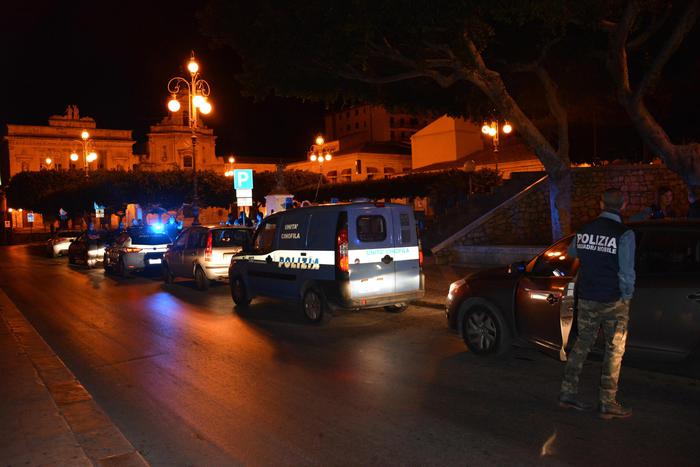 Bonifica in area Parco della Marinella: demolizione baracche