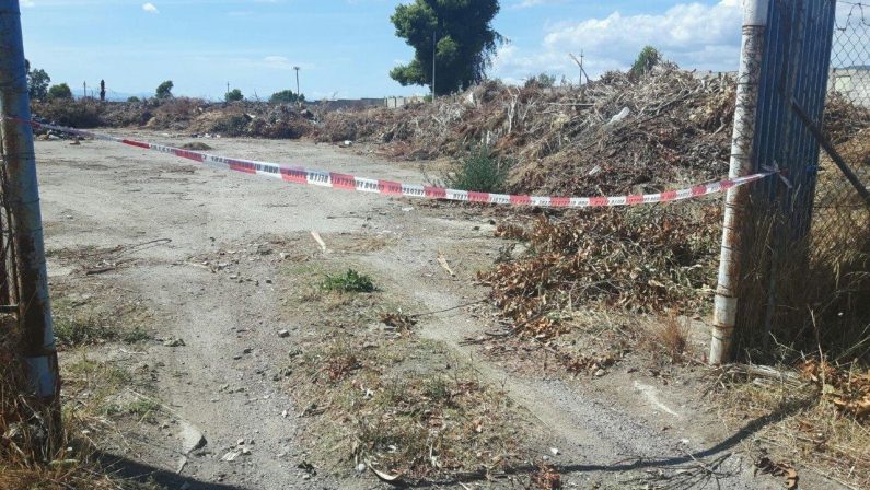 Ex campo sportivo trasformato in una discaricaSequestrata area, una denuncia nel Cosentino