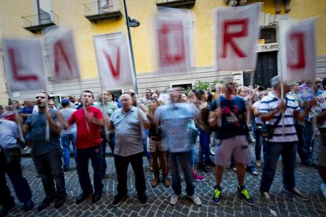 Napoli, disoccupati protestano davanti alla Provincia