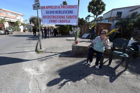 Berlusconi a Ischia: terremotati, 'ci aiuti'