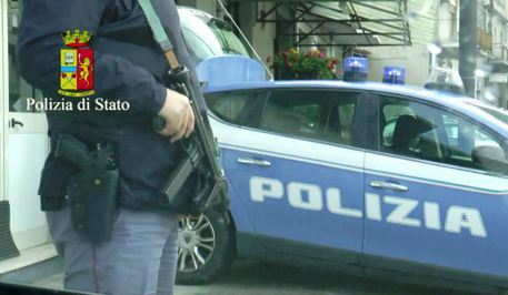 Raid a colpi pistola a Napoli