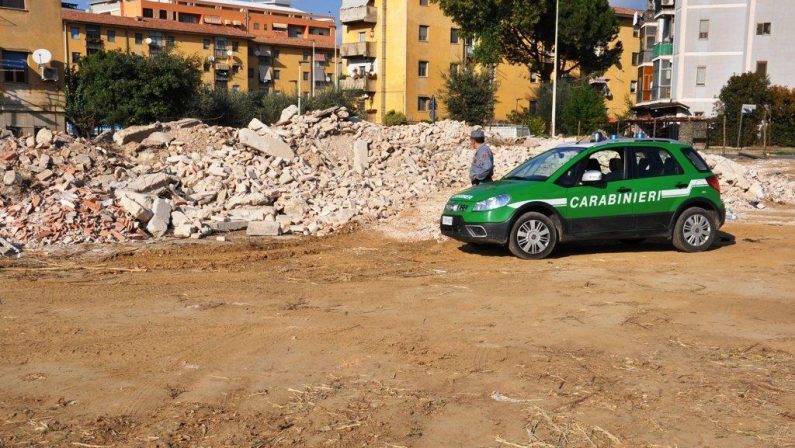 Rifiuti edili gettati nell'area urbana di CosenzaMateriale proviene da demolizioni, sei denunce