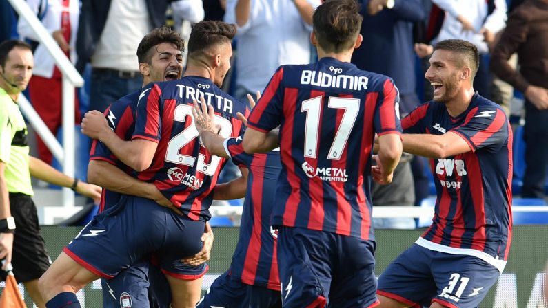 Serie A, il Crotone conquista 3 punti con la Fiorentina  In un minuto calabresi a segno con Budimir e Trotta