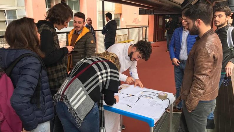 Riattivare il servizio navetta per l'Unical, petizione firmata da quattromila studenti