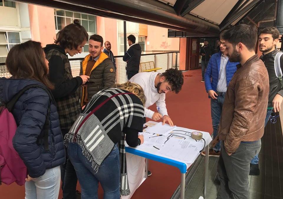 La raccolta delle firme