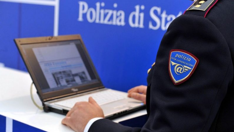 Attacchi informatici su diversi siti partiti dal CosentinoPerquisizione della polizia postale a casa di un giovane