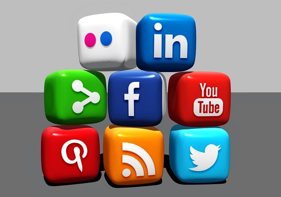La Calabria raccontata dai post Millennials: Bina Avato e il rapporto amore/odio con i social media