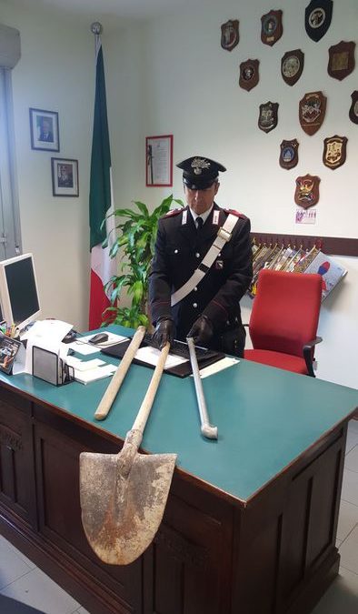 I corpi contundenti sequestrati dai Carabinieri di Gattatico