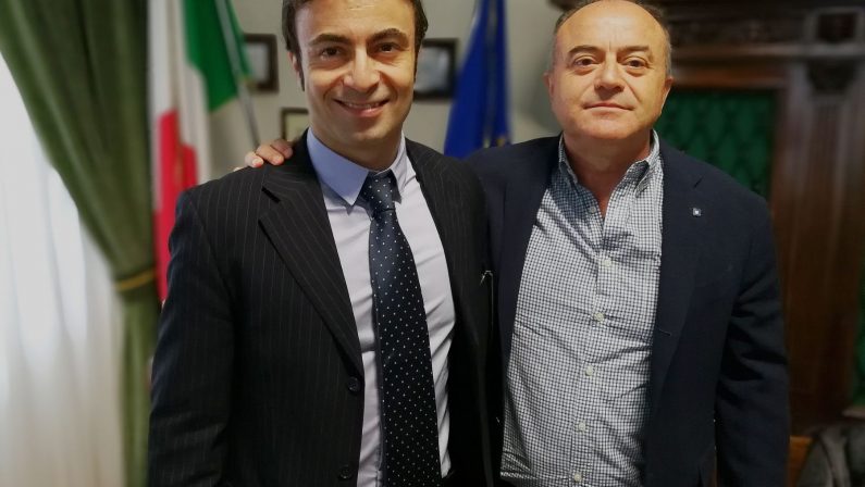 Insediato a Catanzaro il sostituto procuratore De Bernardo. Gratteri: «In arrivo altri magistrati»