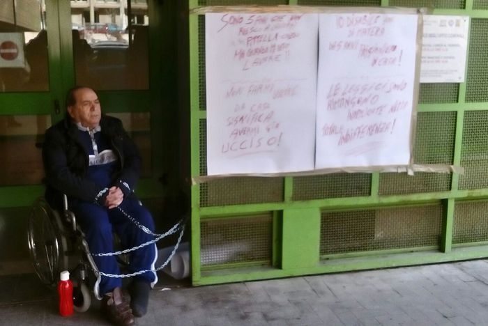 Storia di Marzio, disabile diffidato dal Comune di Matera: entro un mese deve lasciare la casa