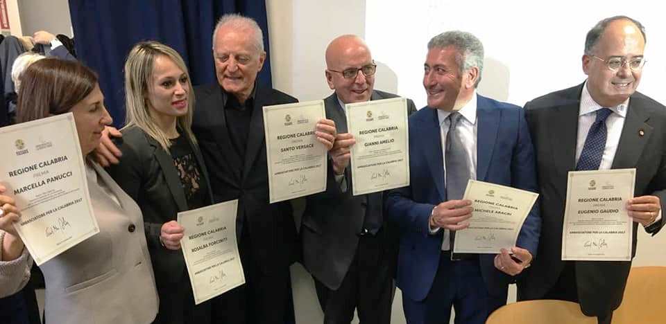 I sei ambasciatori della Calabria con Oliverio