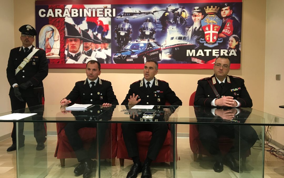 La conferenza stampa dei carabinieri sugli arresti per l'omicidio di Lauria a Salandra