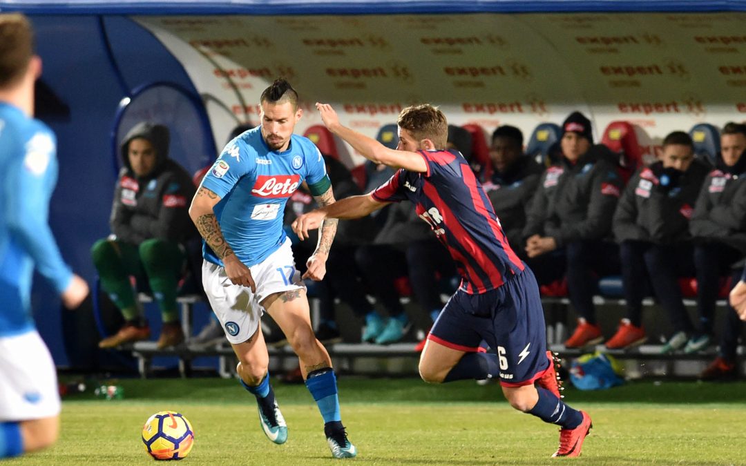 Hamsik o Insigne? A Qualiano l’album figurine vicini di casa