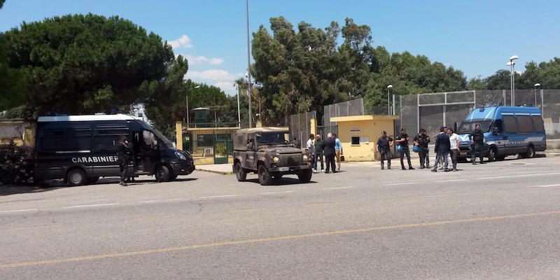 Il centro di accoglienza di Crotone