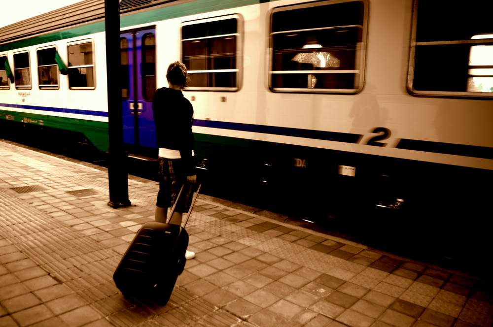 La Calabria raccontata dai post Millennials: giovani in partenza anche senza destinazione