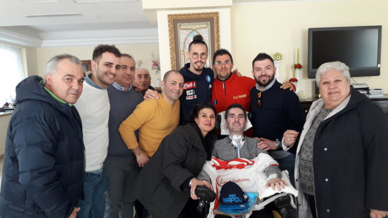 Catanzaro, un gesto di solidarietà di Hamsik e Sarri in ospedale per incontrare il giovane Simone affetto da Sla