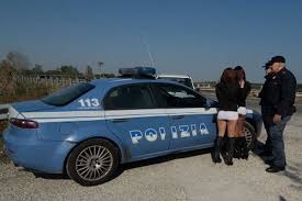 Prostituta si ribella al suo sfruttatore e lo denuncia: arrestato dalla polizia in provincia di Cosenza