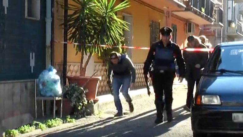 Ferisce figlio e nuora a colpi di pistola a Corigliano, fermato il nipote: è accusato di aver sparato anche lui VIDEO