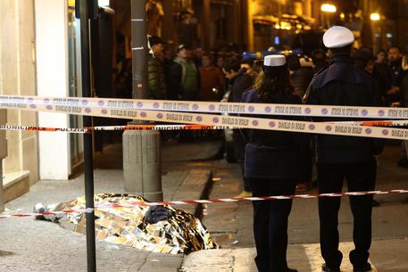 Napoli, gioielliere uccide rapinatore: è indagato per omicidio volontario