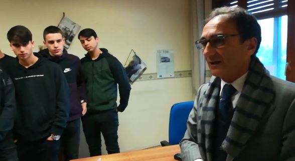 VIDEO - Il sindaco Abramo incontra giovani studentiAppello a diventare nuova classe dirigente