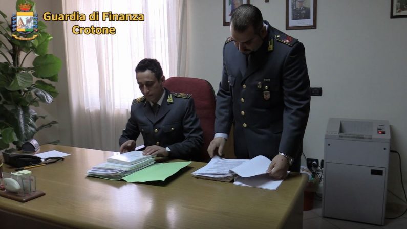 Medici assenti a Crotone per malattia: blitz della guardia di finanza, acquisiti certificati 