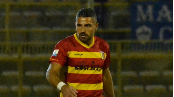 Serie C: il Catanzaro travolto dalla capolista Lecce, pari senza gol per Rende, Cosenza e Reggina