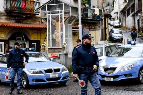 Tentativo rapina,giovane ferito a Napoli