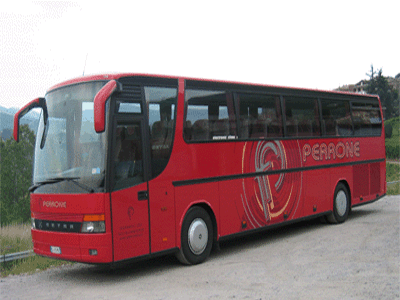 Un autobus della ditta Perrone