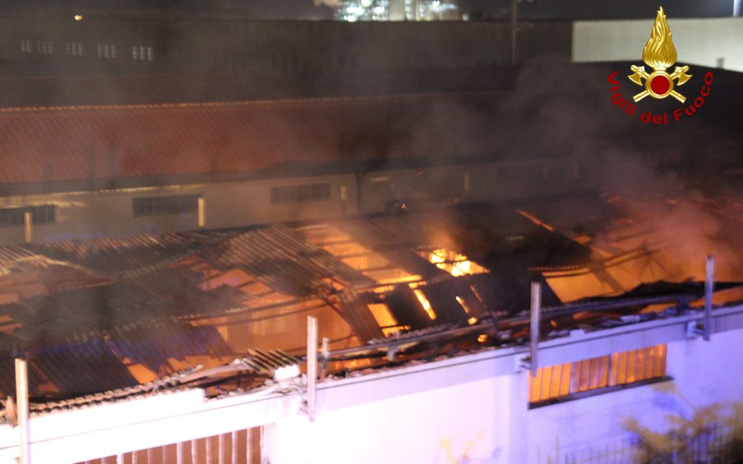 L'incendio del capannone