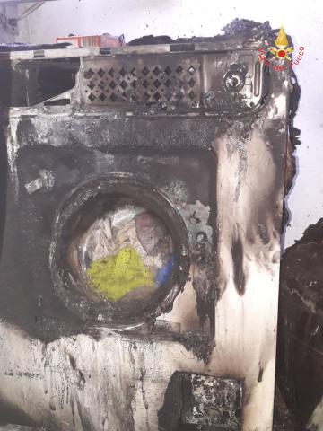 Incendio in una casa di Lamezia