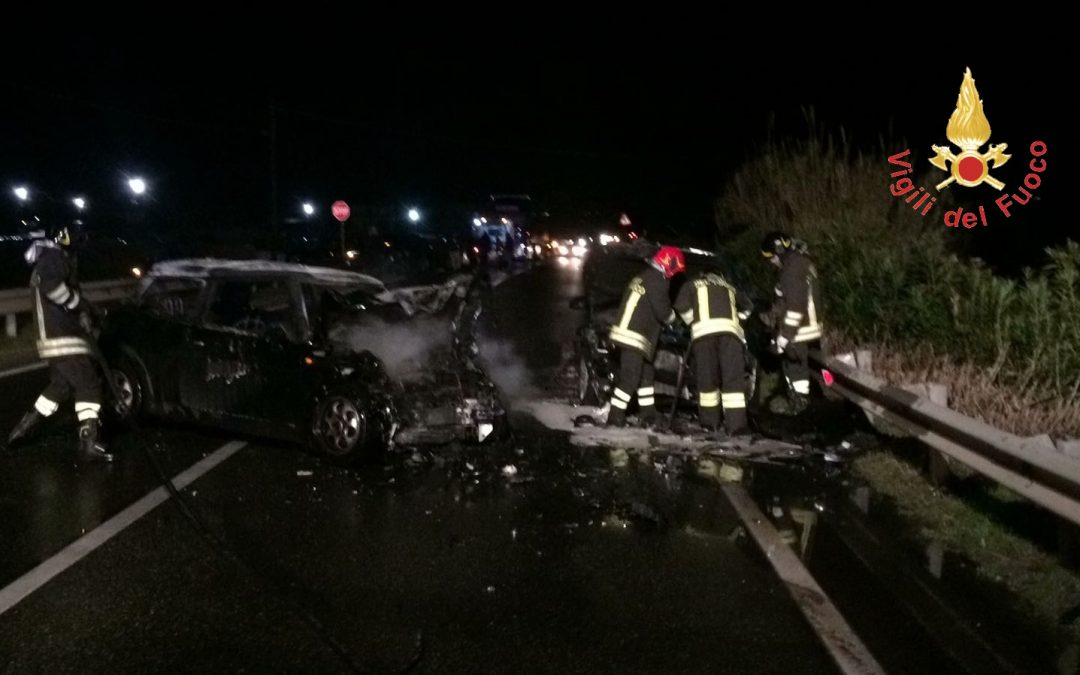 Le due auto coinvolte nell'incidente stradale