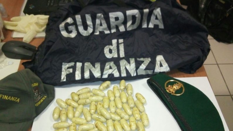 Corriere della droga viaggiava con un bus di lineaArrestato nel Cosentino con 440 grammi di eroina