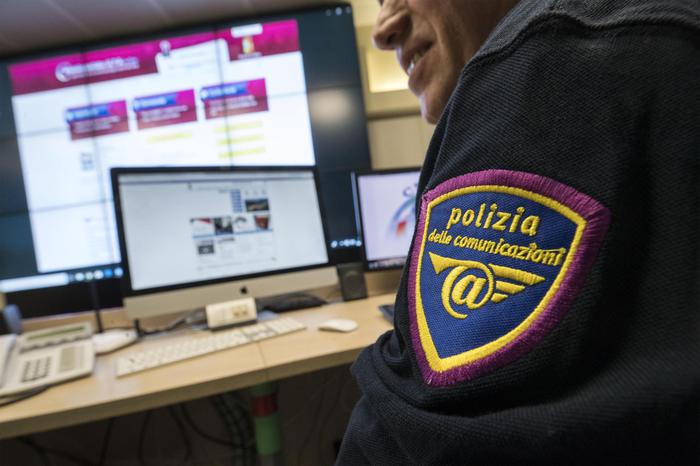 Controlli della polizia delle comunicazioni