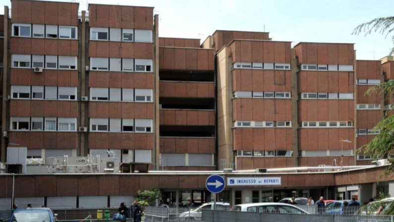 Reggio Calabria, intervento all'avanguardia in CardiochirurgiaImpiantante valvole aortiche senza l'utilizzo di un bisturi