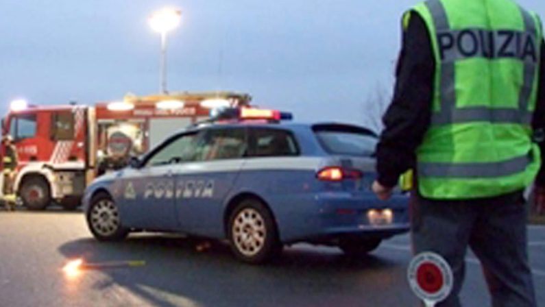 Scontro tra un autobus e una macchina in autostradaMorti marito e moglie di 49 e 48 anni nel Reggino