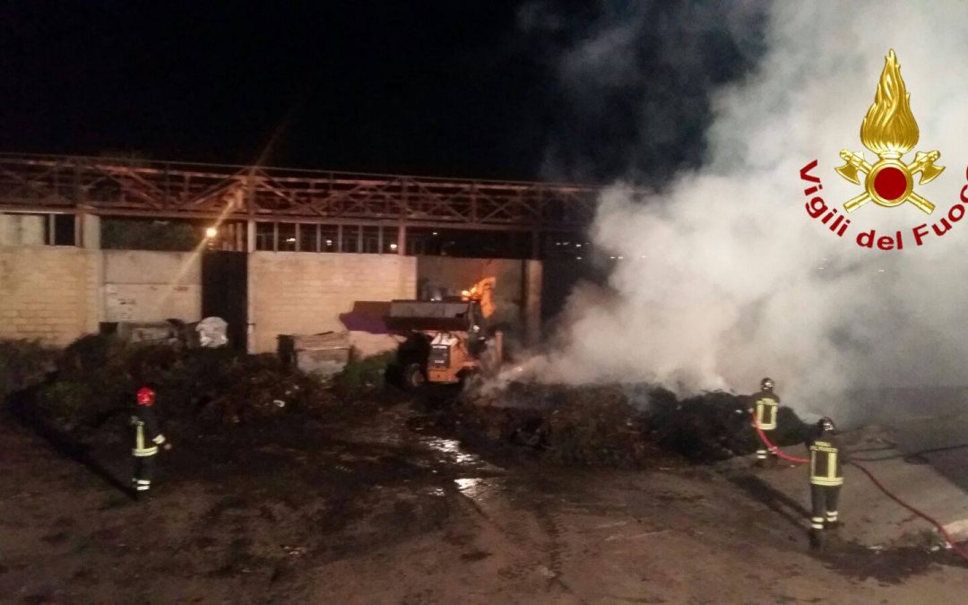 L'incendio nell'isola ecologica