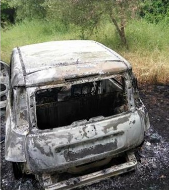 L'auto bruciata di Francesco Olivieri