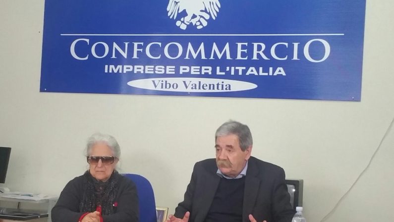 Autobomba Limbadi, la madre di Matteo Vinci contestaAccuse al ministro dell'Interno: «Non sono protetta»