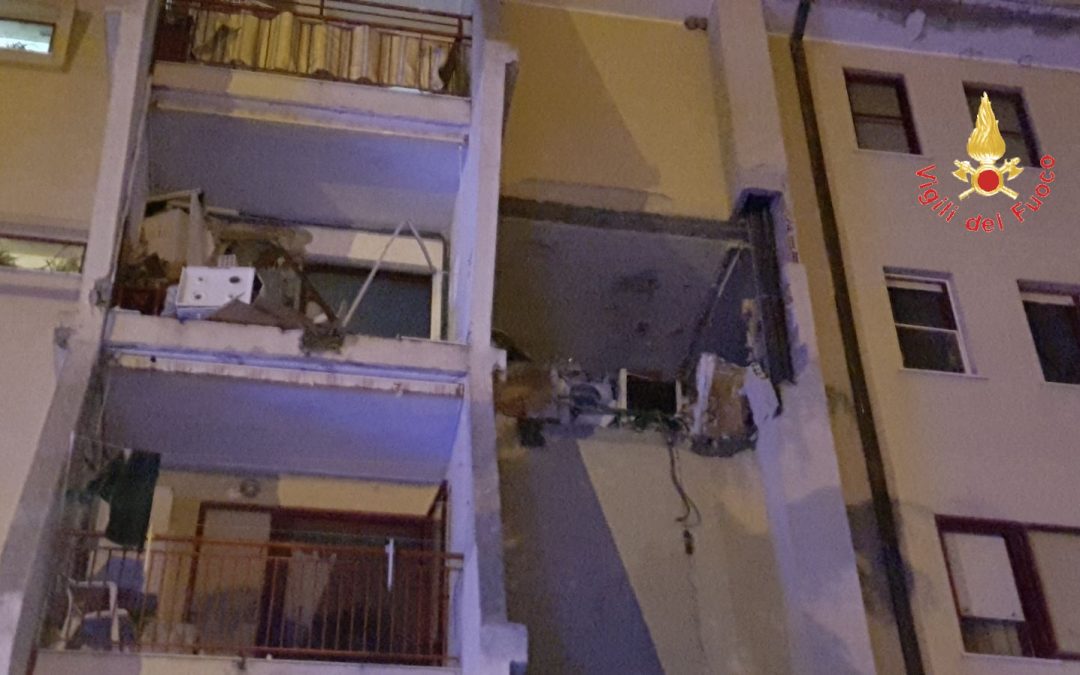 Lo stabile sventrato a Crotone