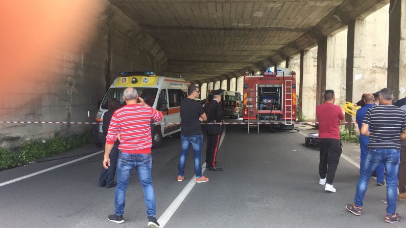 Moto contro un'autovettura nel Cosentino, due mortiVittime un ragazzo ed una ragazza, ferito il compagno