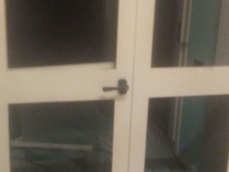 I danni al pronto soccorso di Paola per l'ira del padre