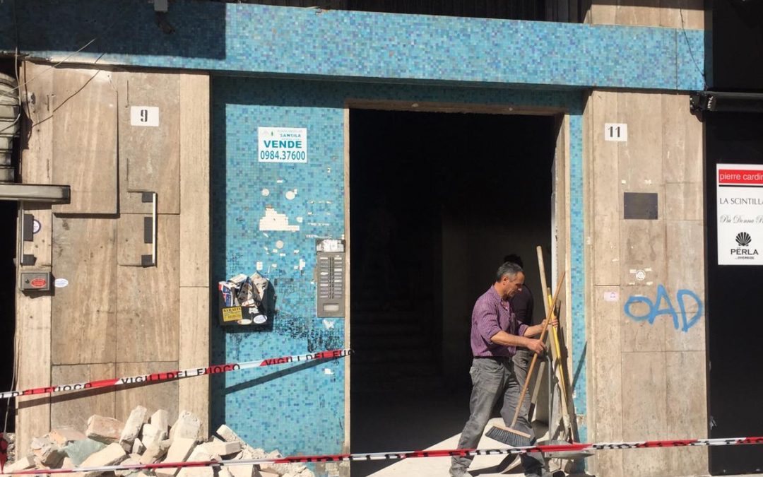 VIDEO – Attentato a Cosenza, distrutto un bar aperto da pochi mesi. Danni allo stabile