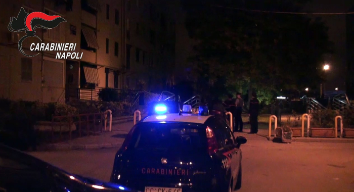 Clan in alloggi popolari per spaccio H24: 29 misure cautelari nel napoletano