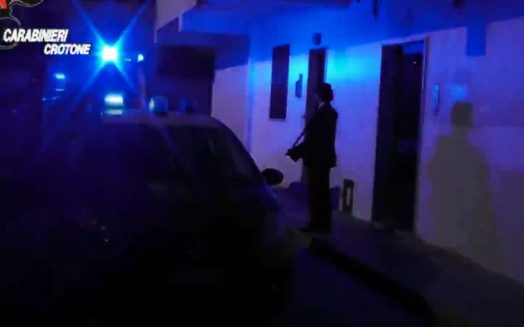 VIDEO – Operazione “Fructorum” a Crotone, sgominata organizzazione nel traffico di droga