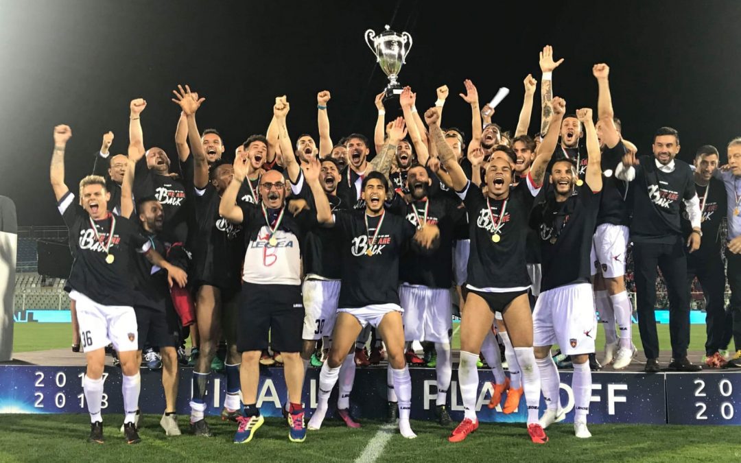 La festa della squadra del Cosenza a Pescara