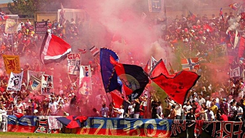 Calcio, a Cosenza tutti per la semifinale playoffStadio stracolmo. Braglia: «Una grande partita»