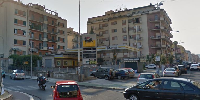 Il distributore in Piazza Loreto a Cosenza