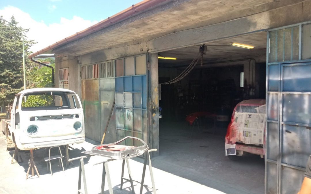 L'autocarrozzeria sequestrata